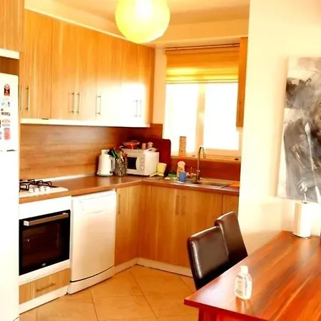 Homes 5 Apartment *